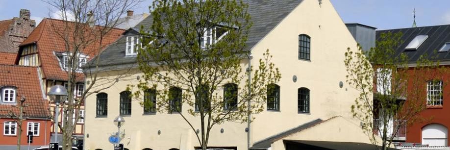 Jernbanegade - det gule hus